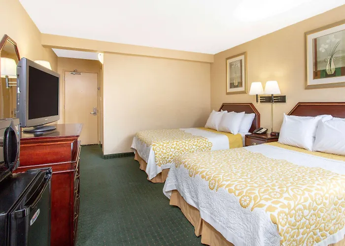 Days Inn By Wyndham College Park