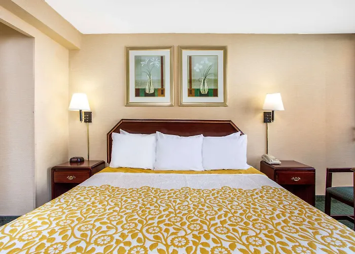 Days Inn By Wyndham College Park