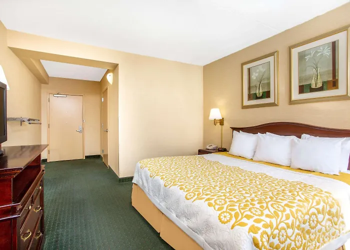 Days Inn By Wyndham College Park