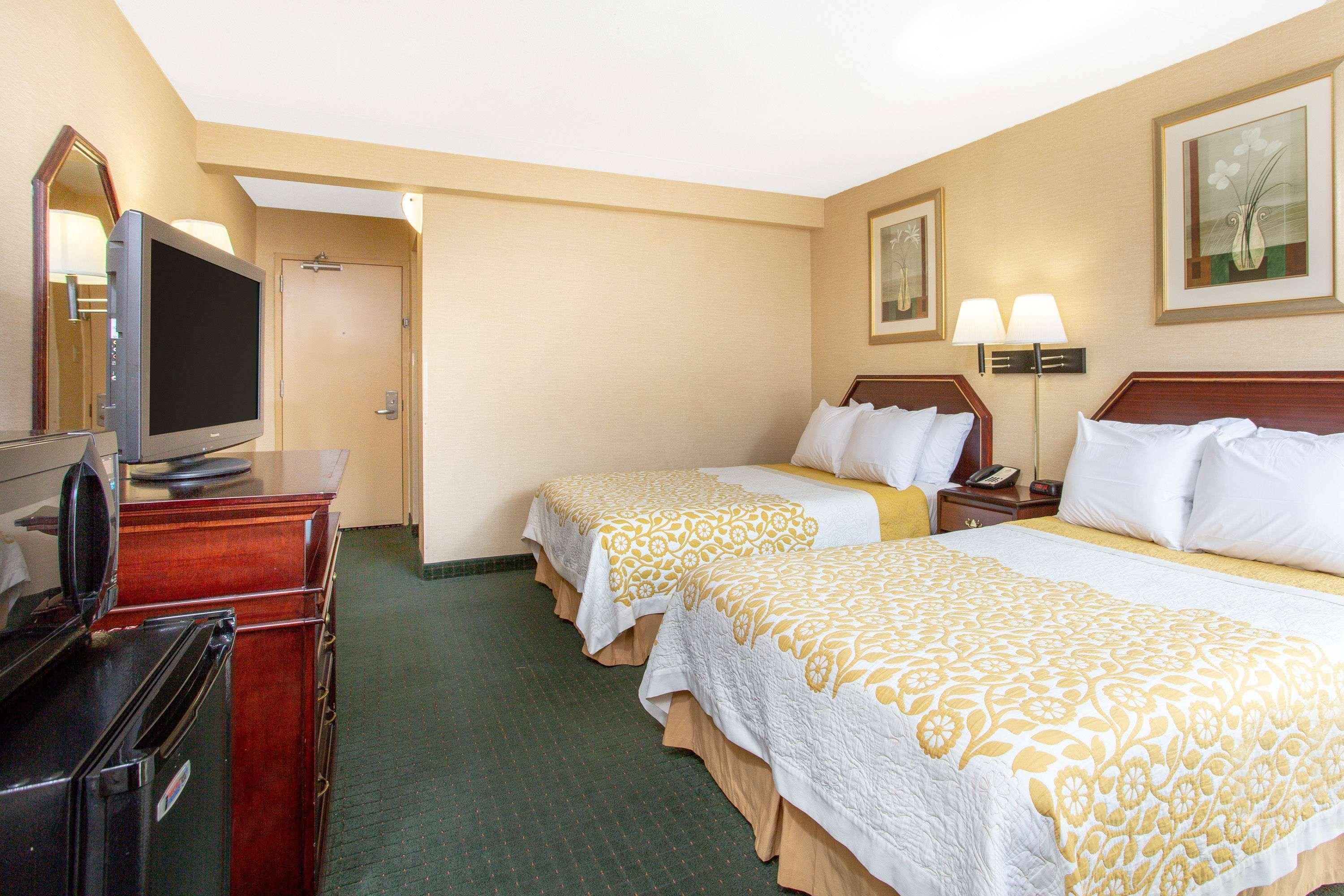 Days By Wyndham Hotel